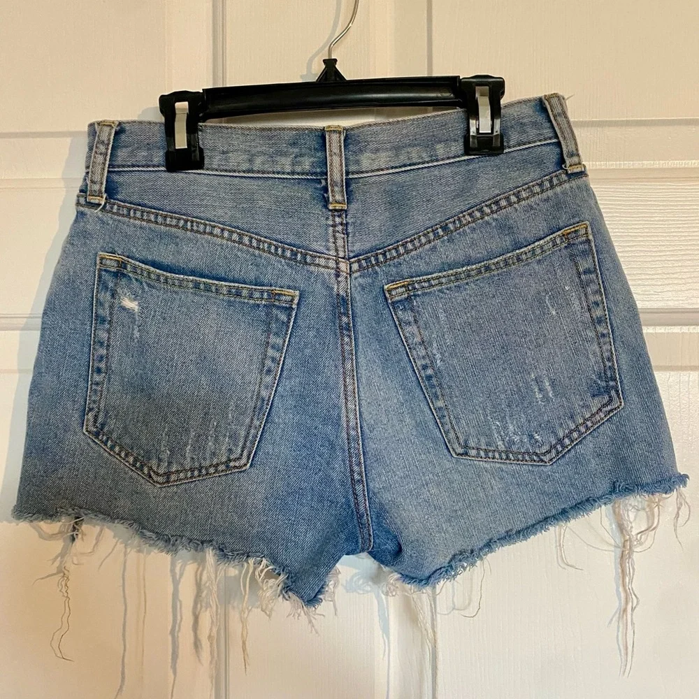 Free People We the Free distressed denim cutoff shorts size 25 - Picture 3 of 4